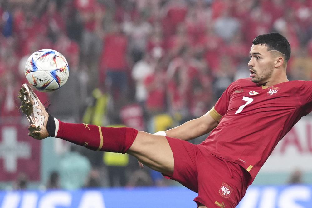 九游体育官方网站萨拉赫在塞尔维亚队比赛中逆转，逆转引发热议！(萨拉赫在塞尔维亚队比赛中逆转,逆转引发热议的是谁)