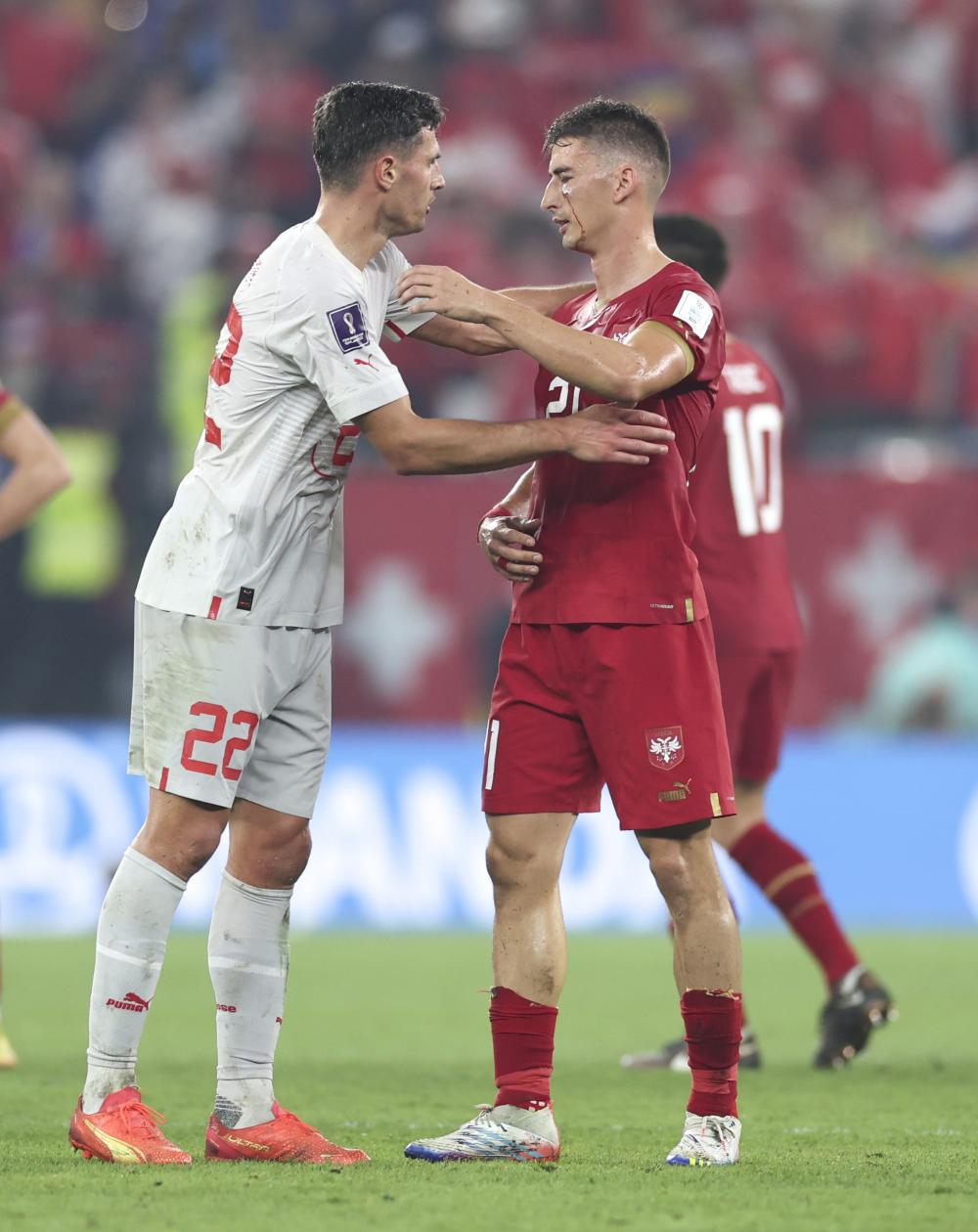 萨拉赫在塞尔维亚队比赛中逆转，逆转引发热议！(萨拉赫在塞尔维亚队比赛中逆转,逆转引发热议的是谁)